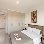 Zoe Villa
